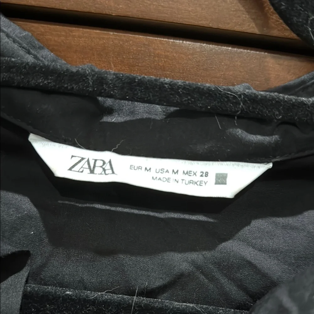 Zara Black Mini Dress with Flared Silhouette - Picture 4 of 4